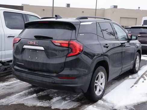 Used 2020 GMC Terrain SLE w/ Driver Convenience Package image 3