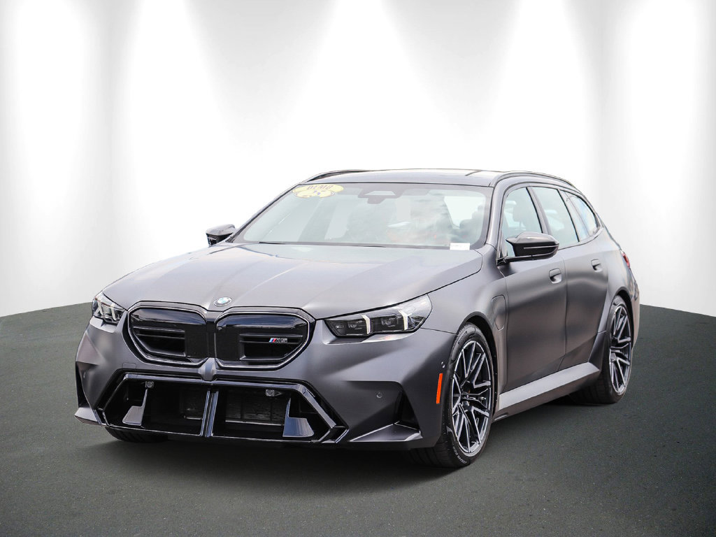 Used 2025 BMW M5 Touring AWD/4WD image 3