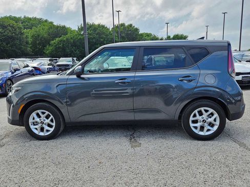 Used 2025 Kia Soul LX w/ LX Technology Package image 2
