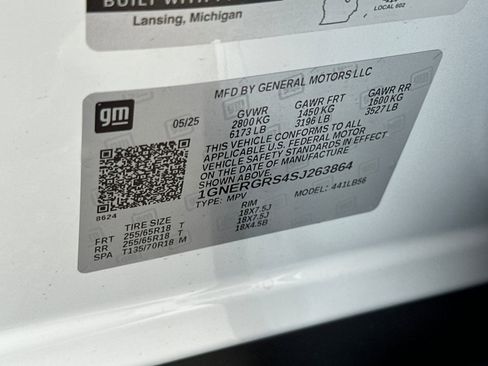 New 2025 Chevrolet Traverse LT w/ Enhanced Driving Package FWD image 36