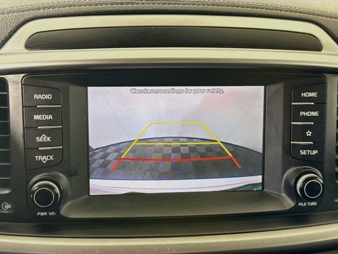 Used 2019 Kia Sorento FWD image 19