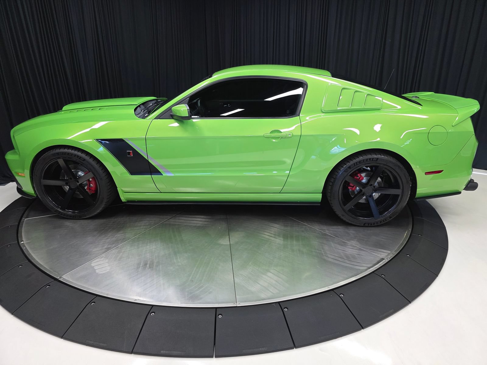 Used 2013 Ford Mustang GT Premium w/ Electronics Pkg RWD image 13