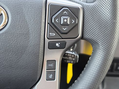 Used 2022 Toyota Tacoma SR5 w/ Technology Package RWD image 17