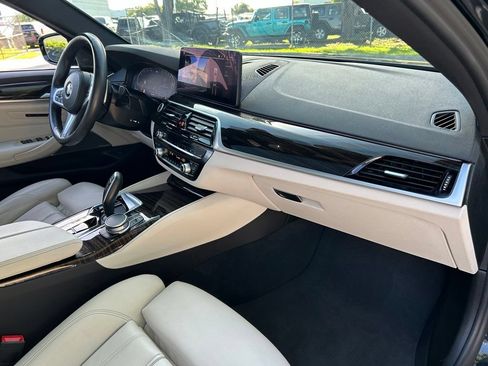 Used 2022 BMW 540i w/ M Sport Package RWD image 44