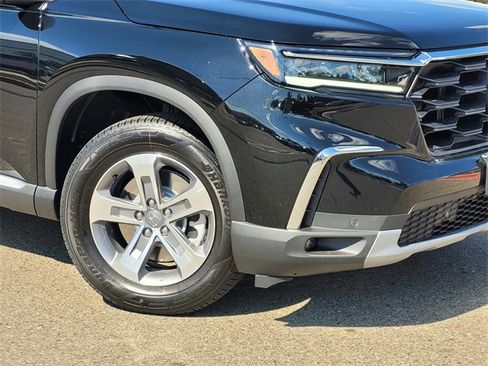 New 2025 Honda Pilot EX-L image 3