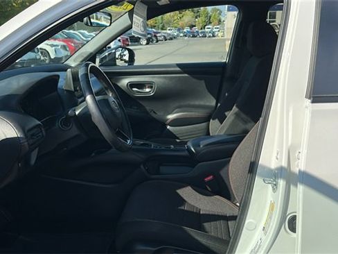 Used 2025 Honda HR-V Sport image 10