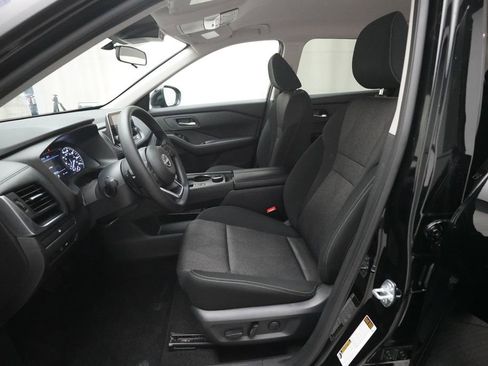 Certified 2024 Nissan Rogue SV image 7