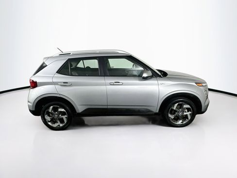 Used 2025 Hyundai Venue SEL FWD image 10