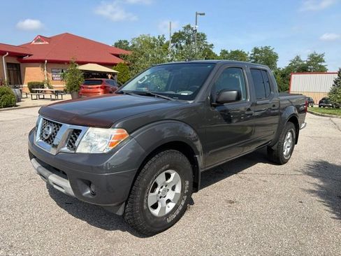 Used 2014 Nissan Frontier SV w/ SV Value Truck Package AWD/4WD image 3