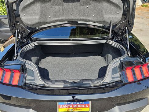 Used 2025 Ford Mustang Coupe image 12
