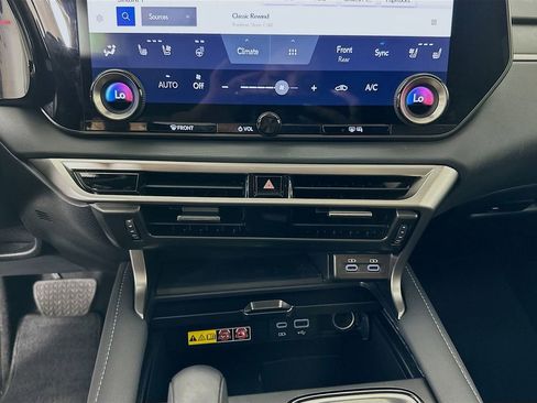 Used 2024 Lexus RX 350 w/ Technology Package image 15