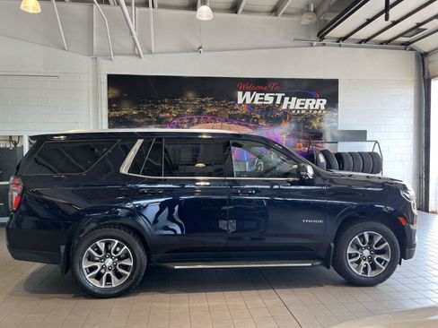 Used 2022 Chevrolet Tahoe LT w/ Luxury Package AWD/4WD image 11