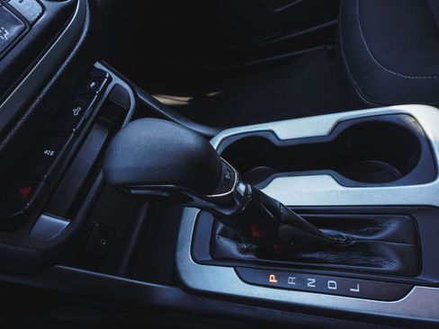 Used 2022 Chevrolet Colorado LT w/ LT Convenience Package image 27