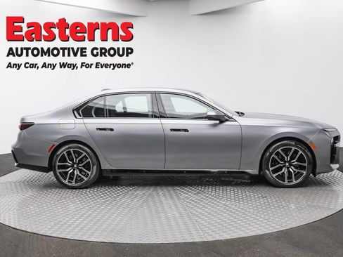 Used 2023 BMW 740i w/ Executive Package RWD image 4
