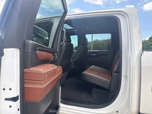 Used 2024 GMC Sierra 2500 Denali Ultimate AWD/4WD image 15