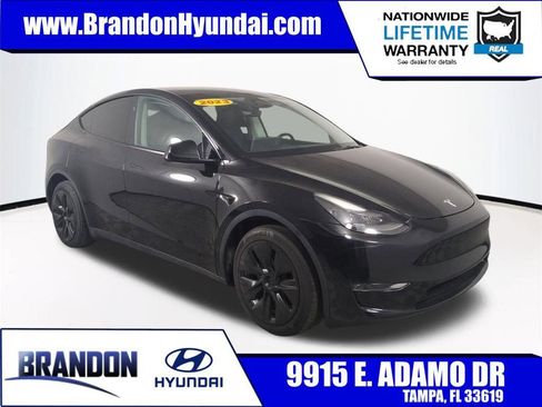 Used 2023 Tesla Model Y Long Range AWD/4WD image 1