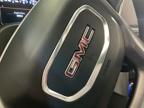 Used 2021 GMC Yukon SLT image 46