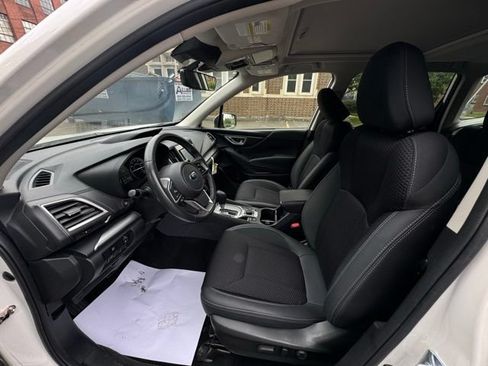 Used 2024 Subaru Forester Premium AWD/4WD image 9