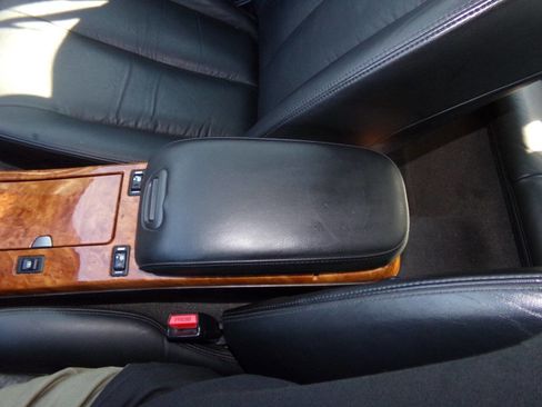 Used 2003 INFINITI I35 w/ Sunroof & Sunshade Pkg image 55