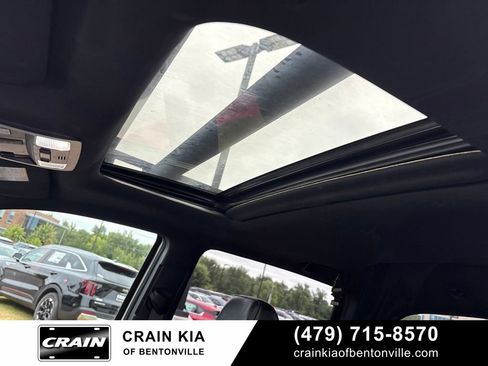 Used 2022 Toyota Tacoma TRD Off-Road w/ TRD Premium Off Road Package AWD/4WD image 4