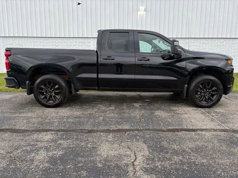 Used 2020 Chevrolet Silverado 1500 Custom w/ Custom Convenience Package AWD/4WD image 18