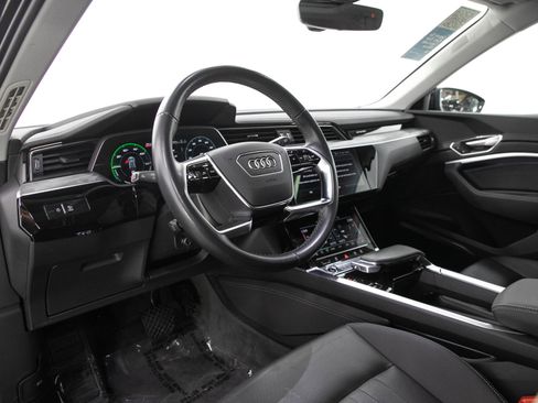 Used 2024 Audi Q8 e-tron Premium Plus w/ Premium Plus Package AWD/4WD image 27