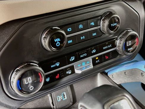 Used 2023 Ford Bronco Wildtrak AWD/4WD image 16