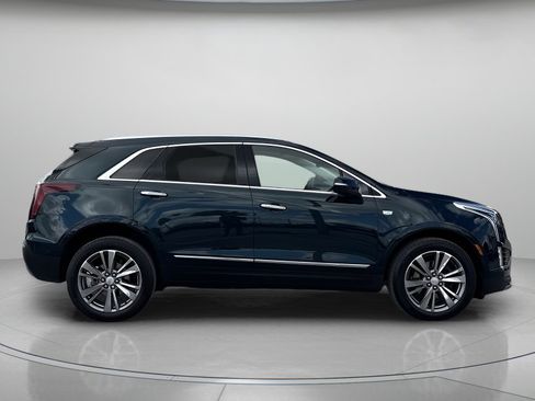 Used 2024 Cadillac XT5 Premium Luxury w/ Technology Package image 2