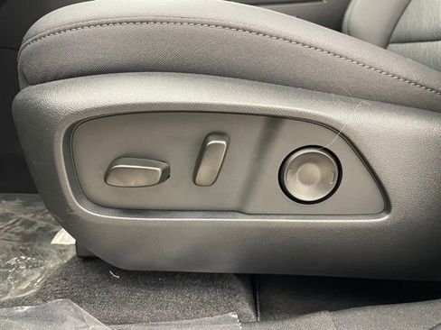 New 2026 Chevrolet Equinox LT AWD/4WD image 9