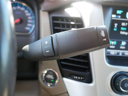Used 2020 GMC Yukon SLT w/ Open Road Package AWD/4WD image 24