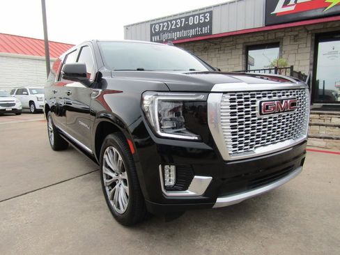 Used 2021 GMC Yukon XL Denali w/ Denali Premium Package AWD/4WD image 6