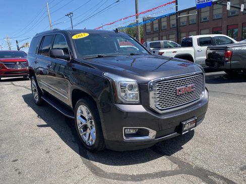 Used 2017 GMC Yukon Denali w/ Open Road Package AWD/4WD image 11