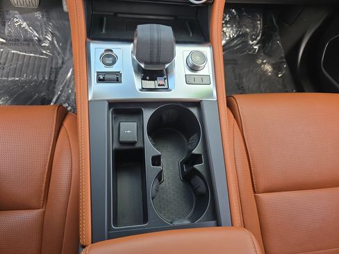 Used 2025 Jaguar F-PACE R-Dynamic S AWD/4WD image 29