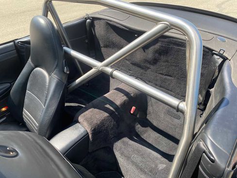 Used 2003 Porsche 911 Carrera 4 image 9