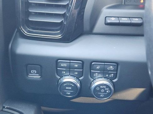 Used 2022 GMC Sierra 1500 AT4 w/ AT4 Premium Package image 24