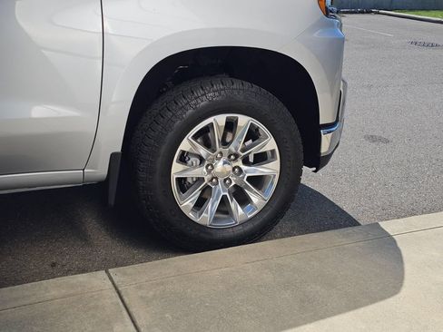 Used 2019 Chevrolet Silverado 1500 LTZ AWD/4WD image 9