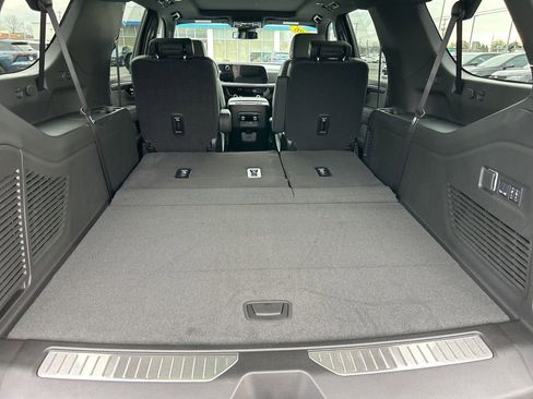 New 2026 Chevrolet Suburban Z71 image 34