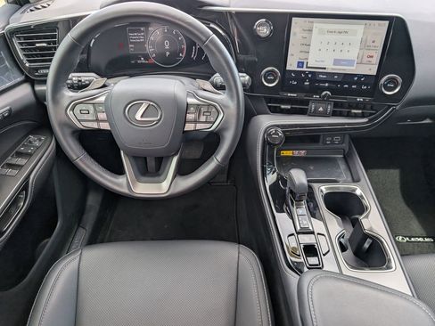 Used 2025 Lexus NX 250 FWD w/ Accessory Package (2T) image 10