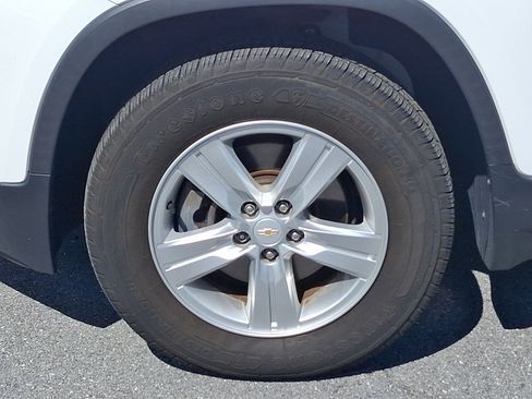 Used 2020 Chevrolet Trax LT w/ LT Convenience Package AWD/4WD image 8
