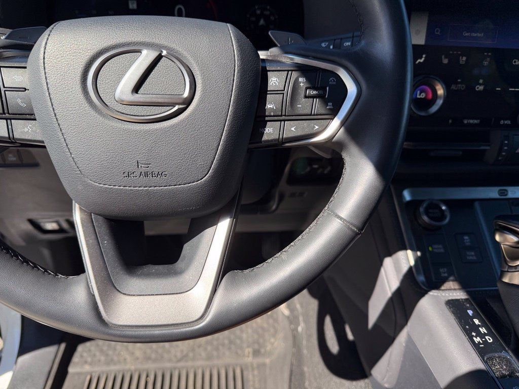 Used 2024 Lexus GX 550 w/ Accessory Package (2T) AWD/4WD image 13