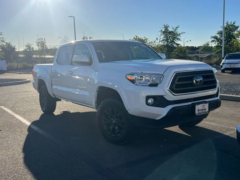 Used 2022 Toyota Tacoma SR5 image 2
