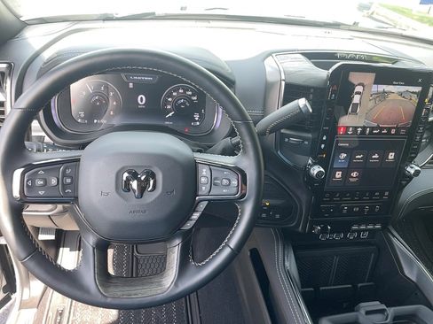 Used 2025 RAM 3500 Limited AWD/4WD image 13