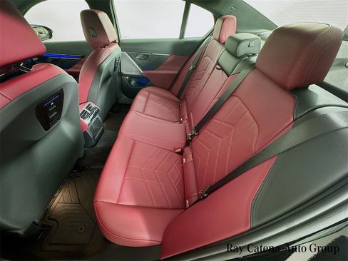 Used 2025 BMW i5 xDrive40 w/ Premium Package image 26