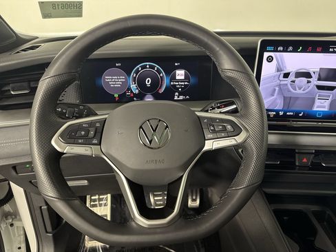 Used 2026 Volkswagen Tiguan SE R-Line AWD/4WD image 10