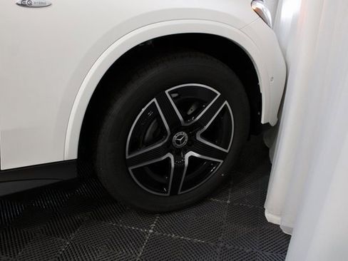 New 2025 Mercedes-Benz GLC 350e 4MATIC image 12