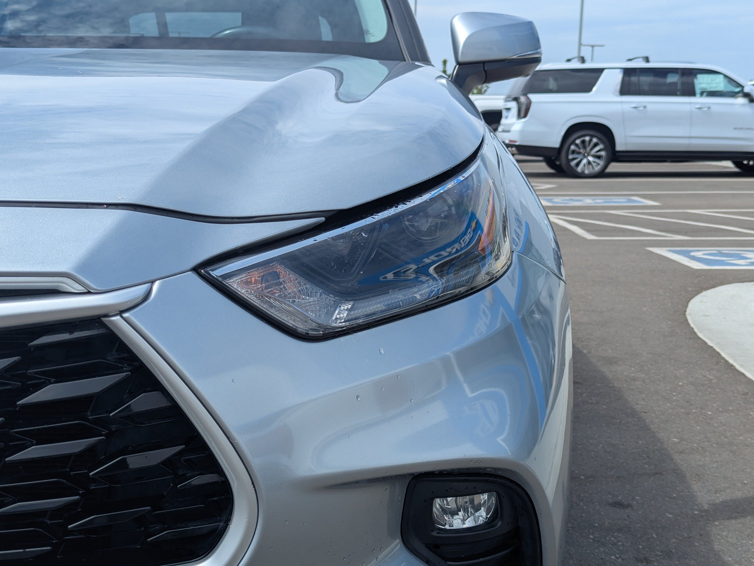 Used 2021 Toyota Highlander XLE AWD/4WD image 43
