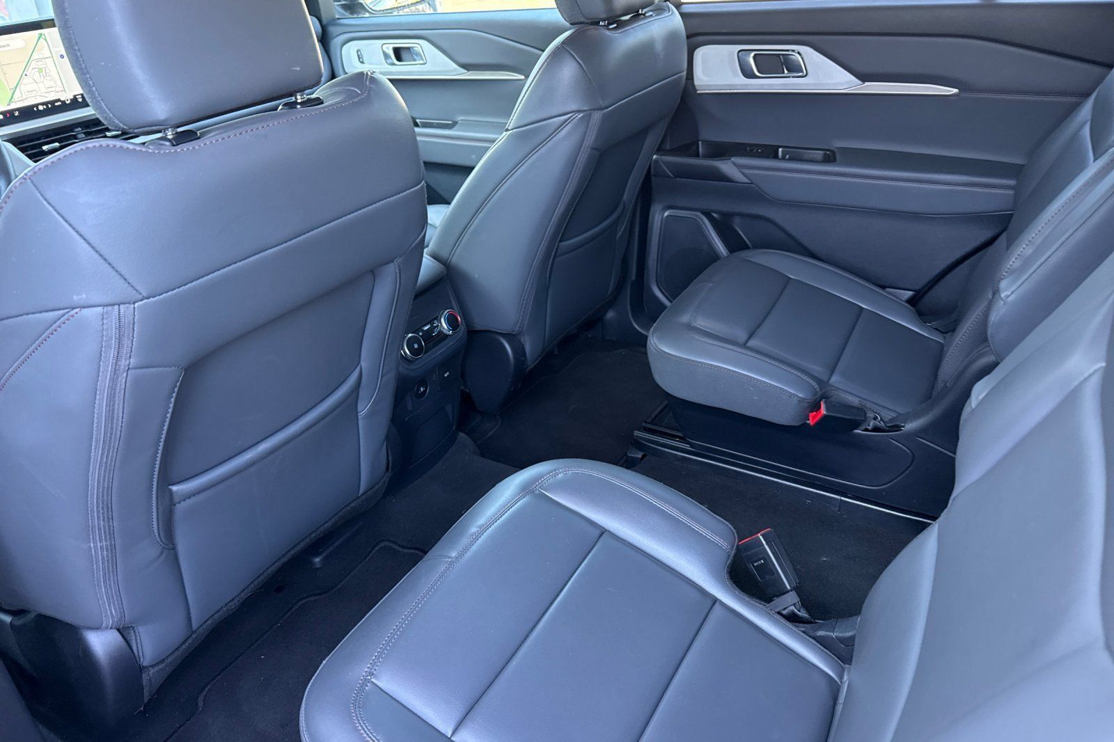 Used 2026 Ford Explorer Active w/ Active Comfort Package AWD/4WD image 12