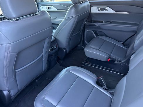 Used 2026 Ford Explorer Active w/ Active Comfort Package AWD/4WD image 12