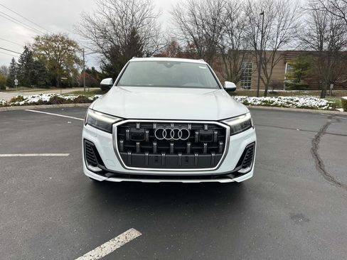 Used 2025 Audi Q7 3.0T Premium Plus w/ Premium Plus Package AWD/4WD image 2