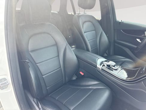 Used 2017 Mercedes-Benz GLC 300 4MATIC w/ Premium 2 Package image 28
